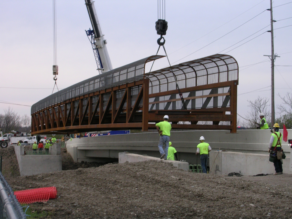 10-erection-of-fully-assembled-bridge.jpg