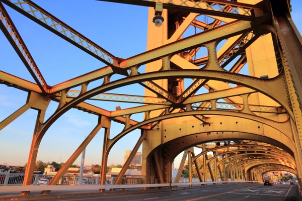 From Uses to Field Services Learn About FRP for Infrastructure_Tower Lift Bridge