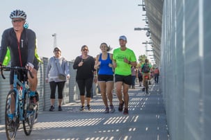 Cantilever sidewalk on Big River Crossing