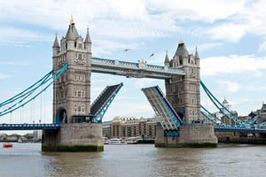 Tower Bridge - Steve Collis from Melbourne AU image credit