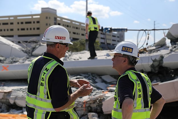 800px-FIU_Bridge_NTSB_inspection.jpg