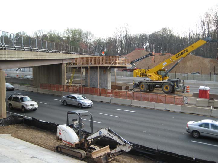 01-Bridge-spans-10-lanes-and-1-RR-track