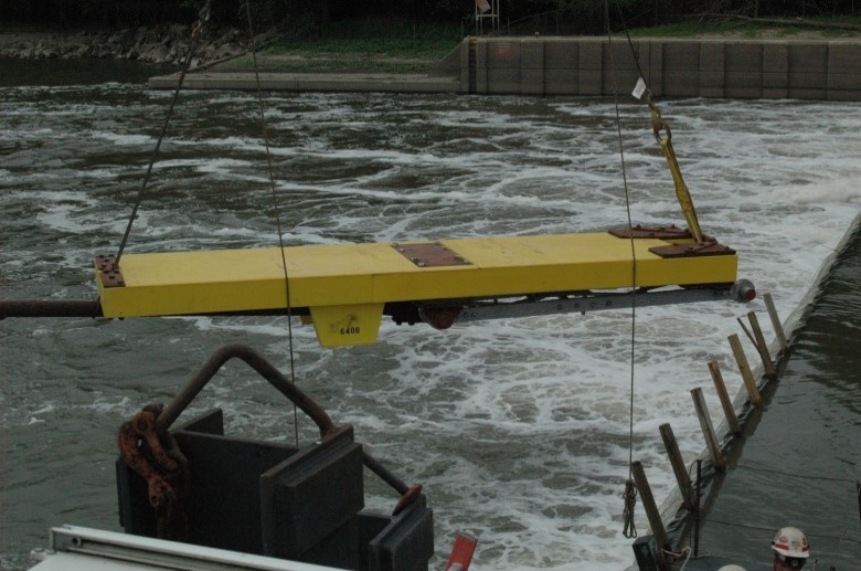 Wicket Gate installed in Illinois River