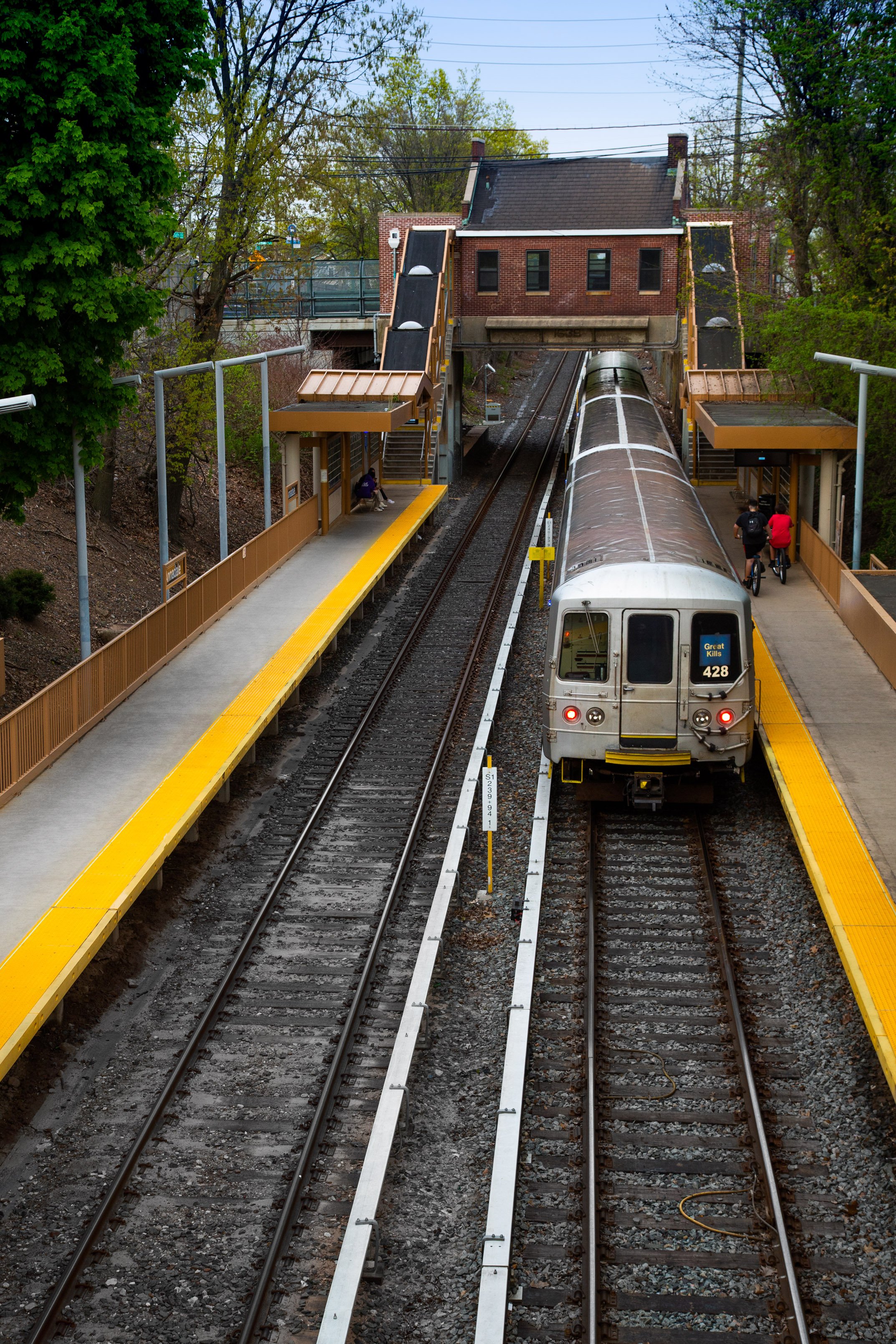 ANNADALE RAIL PLATFORM STATEN ISLAND, NYC-4-RT