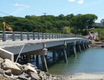 Popular Science - Knickerbocker Bridge Longest fiber-reinforced bridge