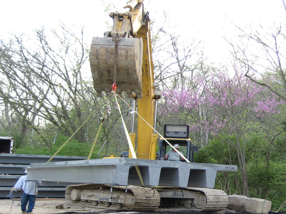 02 Excavator Easily Moves 6000 Lb Panel