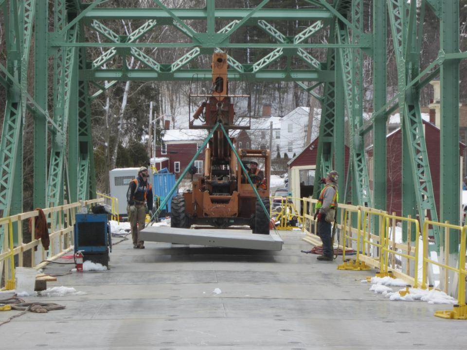 08 Moving Deck Panels on to Bridge