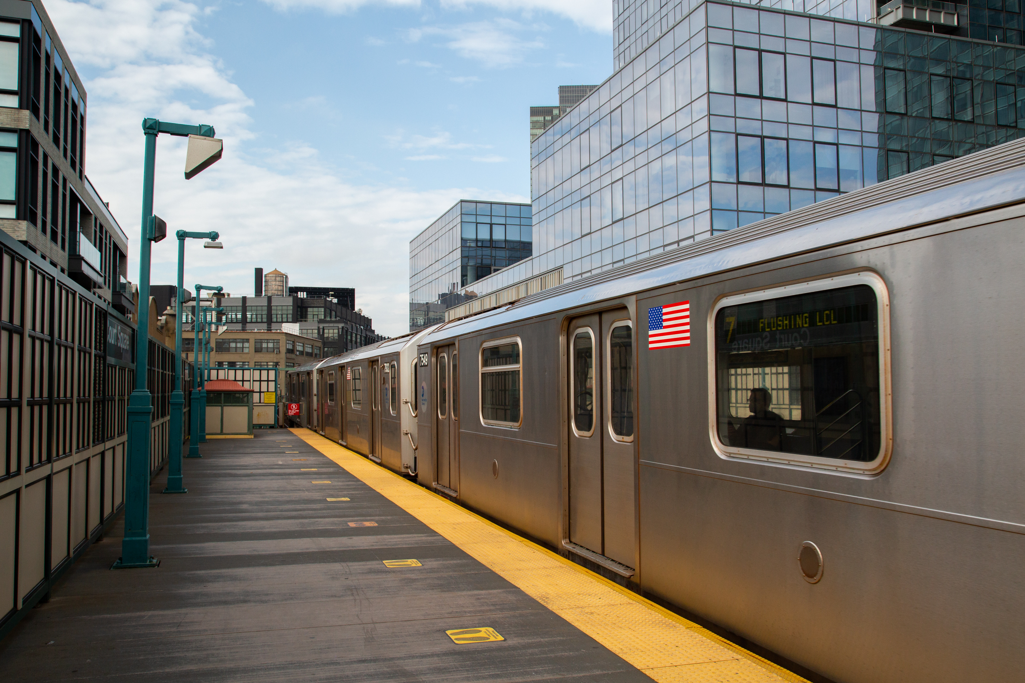 COURT SQUARE RAIL PLATFORM QUEENS-4