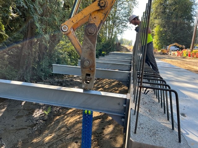 Snohomish-Cantilever-Sidewalk-236-beams