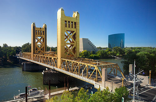 Tower Bridge, Sacramento: First in Cantilever